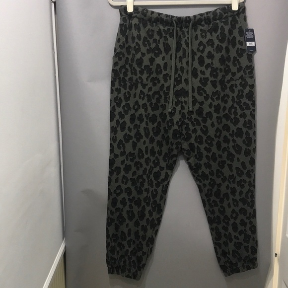 Lucky Brand Women’s Green Leopard Print Sweatpants Size Large - Picture 1 of 5